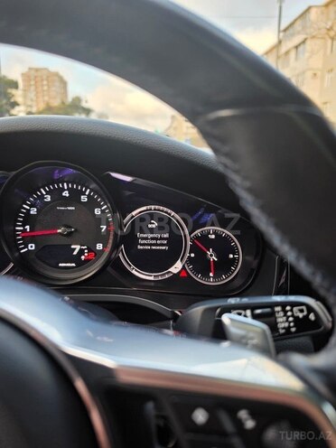 Porsche Cayenne-14
