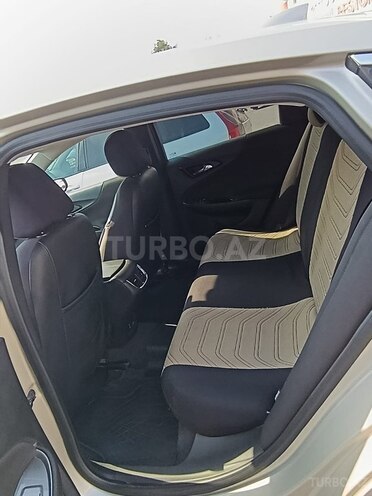 Chevrolet Malibu-8