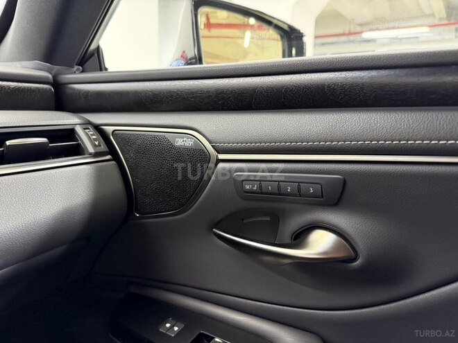 Lexus ES 250-12
