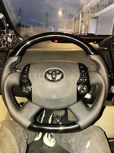 Toyota Prius-8