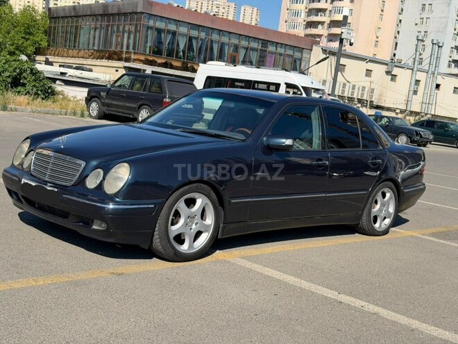 Mercedes E 240-8