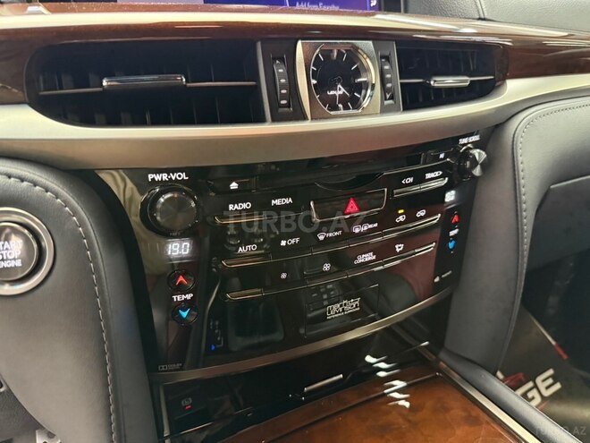 Lexus LX 570-13