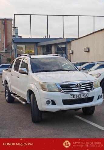 Toyota Hilux-1
