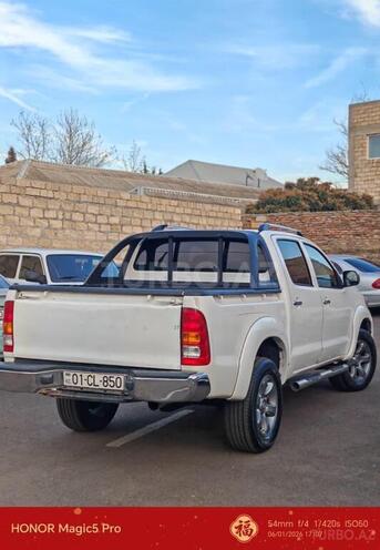Toyota Hilux-2