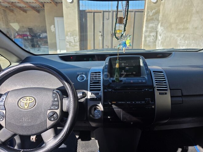 Toyota Prius-3