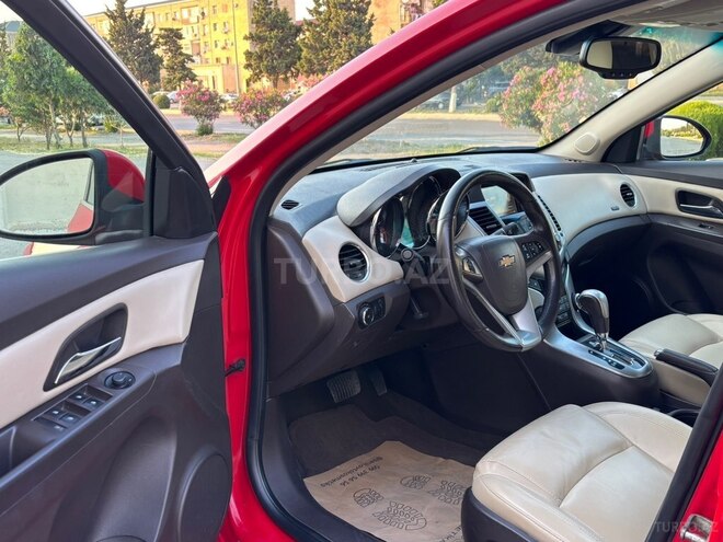Chevrolet Cruze-12