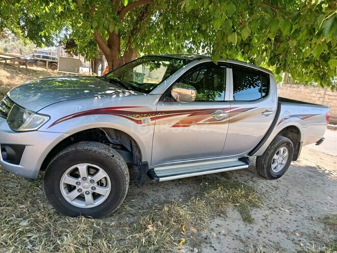 Mitsubishi L200-5