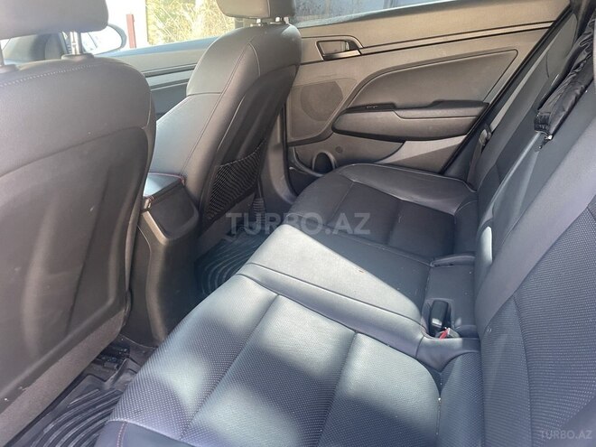 Hyundai Elantra-7