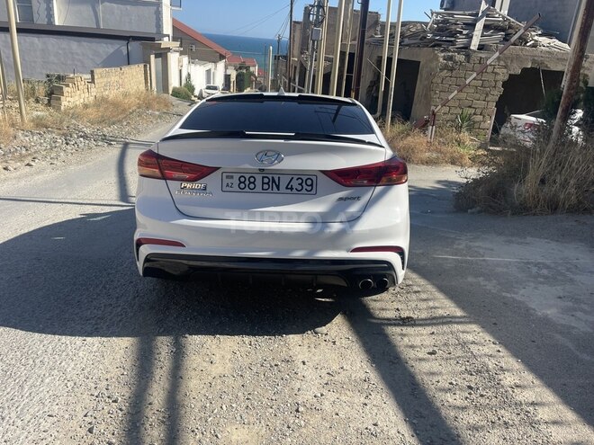 Hyundai Elantra-5