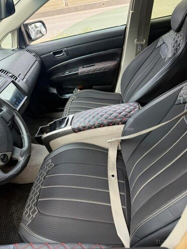 Toyota Prius-5
