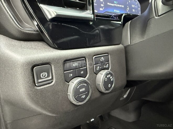 Chevrolet Silverado-16