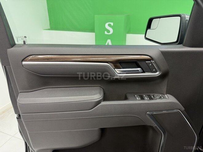 Chevrolet Silverado-17