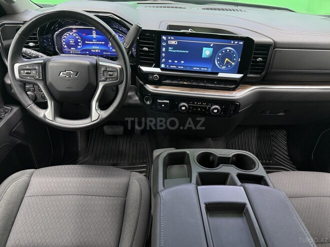Chevrolet Silverado-9