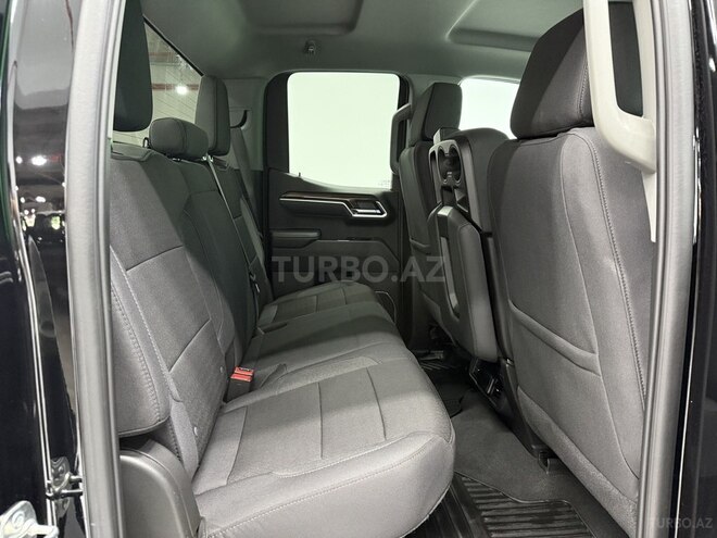 Chevrolet Silverado-12