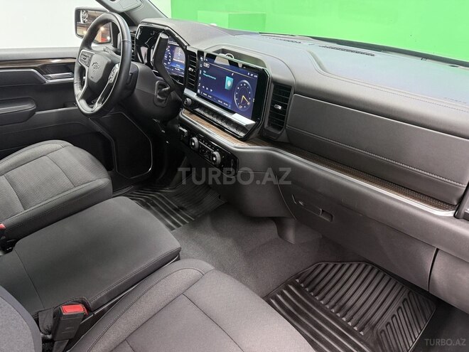 Chevrolet Silverado-11