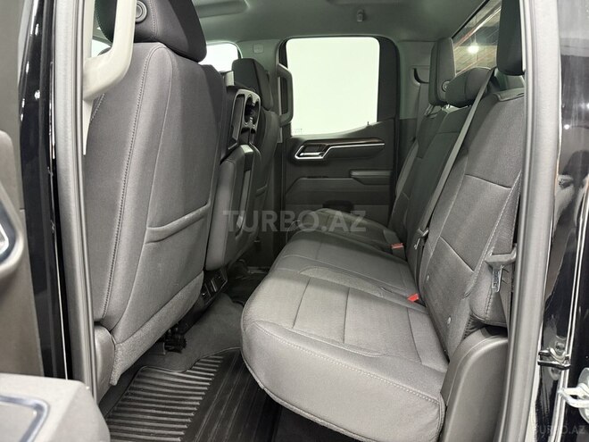Chevrolet Silverado-13