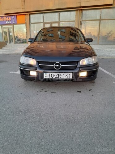 Opel Omega-1
