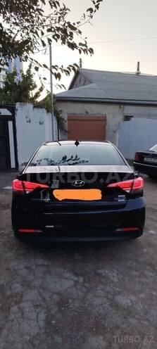 Hyundai Sonata-2