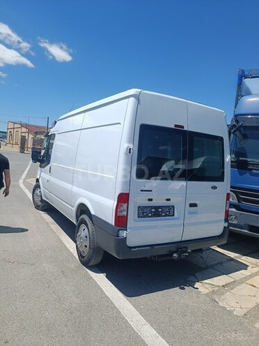 Ford Transit-5