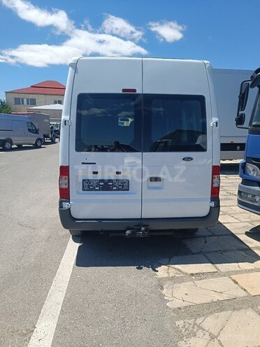 Ford Transit-6