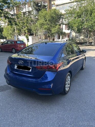Hyundai Accent-3