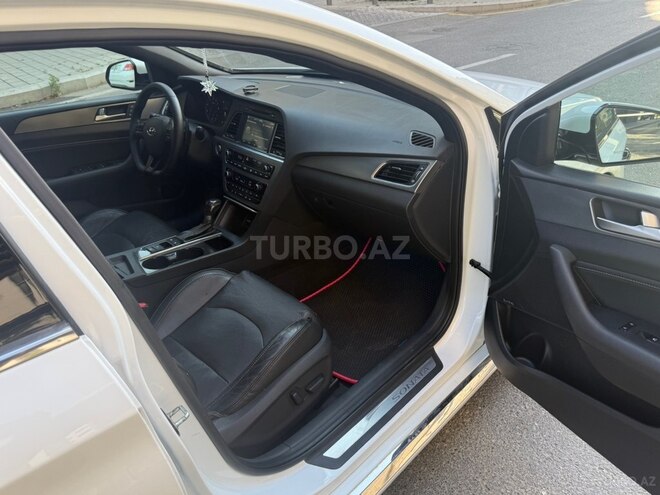 Hyundai Sonata-18