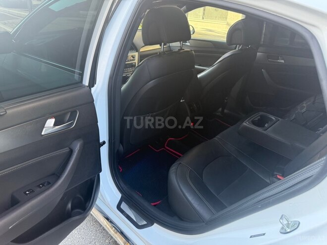 Hyundai Sonata-19