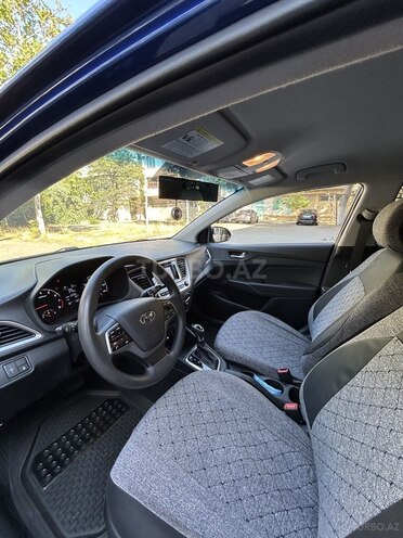 Hyundai Accent-6