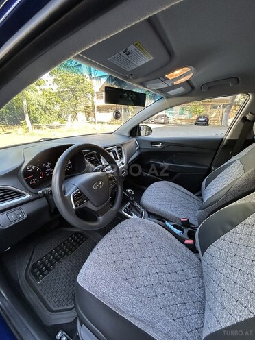Hyundai Accent-5