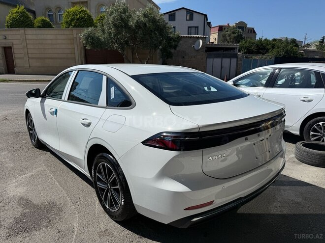 Geely Galaxy A7-10