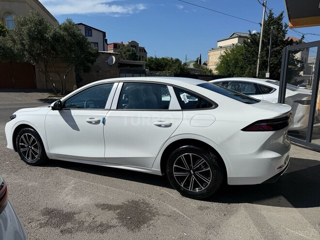 Geely Galaxy A7-8
