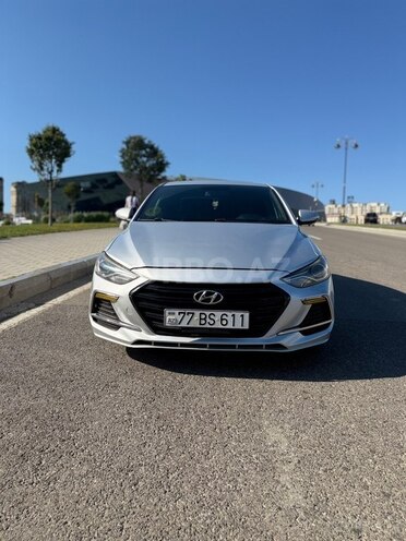 Hyundai Elantra-3