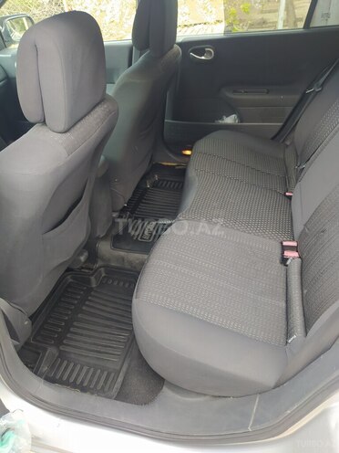 Renault Megane-11