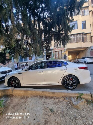 Kia K5-4