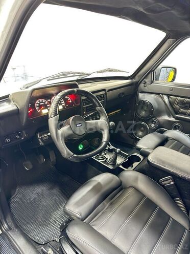 LADA (VAZ) Niva-9