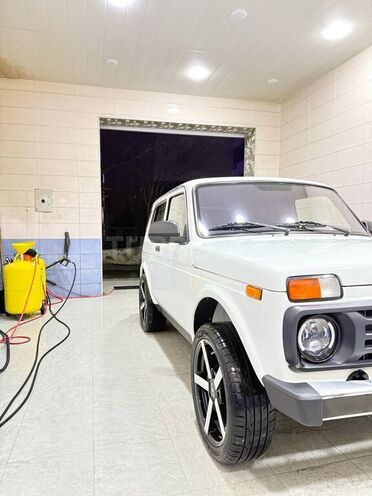 LADA (VAZ) Niva-12