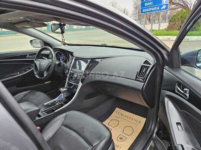 Hyundai Sonata-17