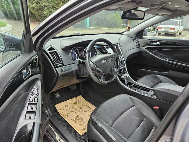 Hyundai Sonata-18