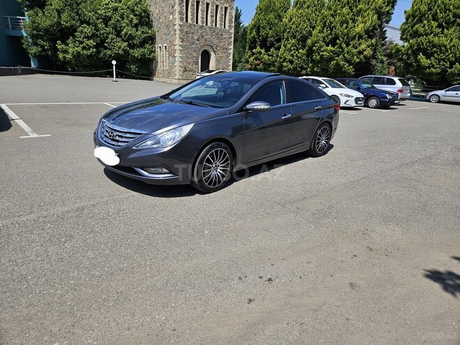 Hyundai Sonata-1