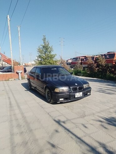 BMW 320-2