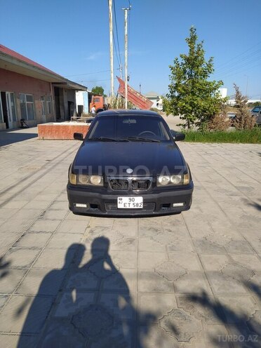 BMW 320-4