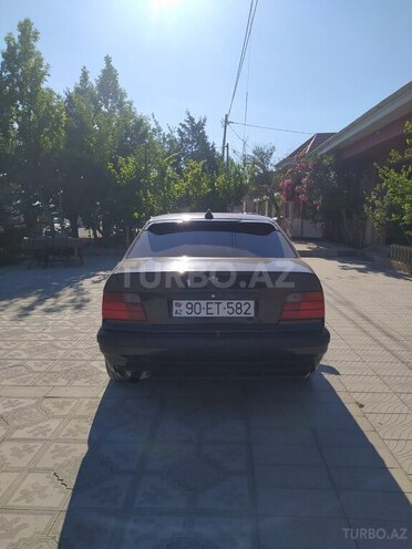 BMW 320-7