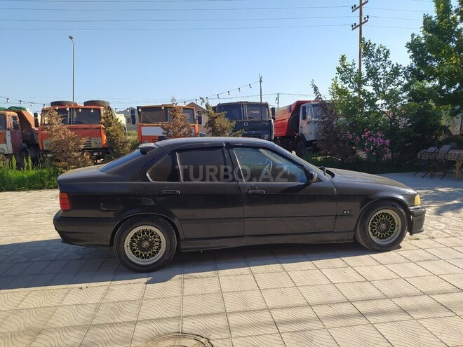 BMW 320-6