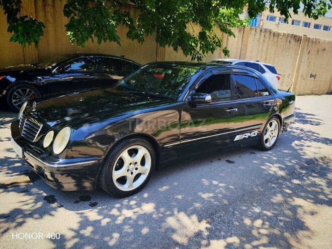 Mercedes E 240-11