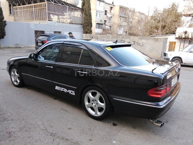 Mercedes E 240-16