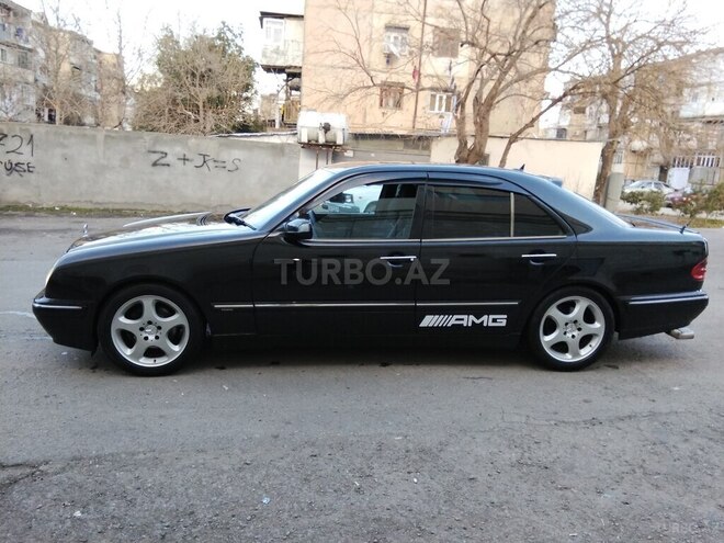 Mercedes E 240-17