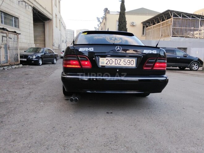 Mercedes E 240-19