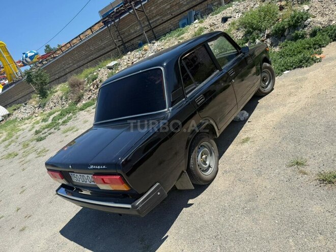LADA (VAZ) 2107-2