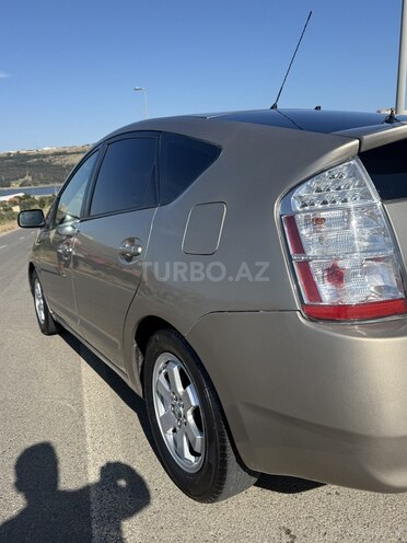 Toyota Prius-7