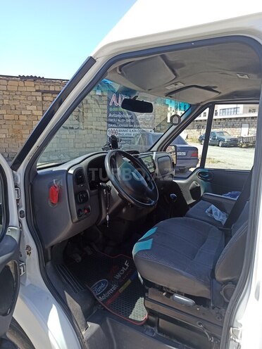Ford Transit-4
